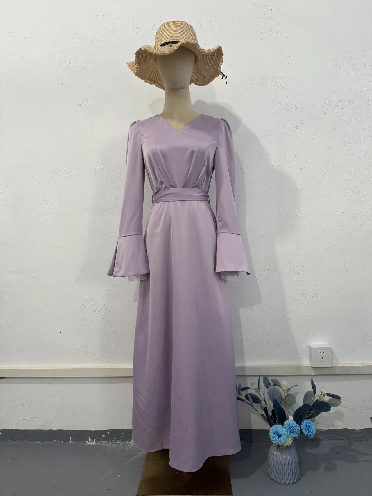 Retro V-Neck Puff Sleeve Dress
